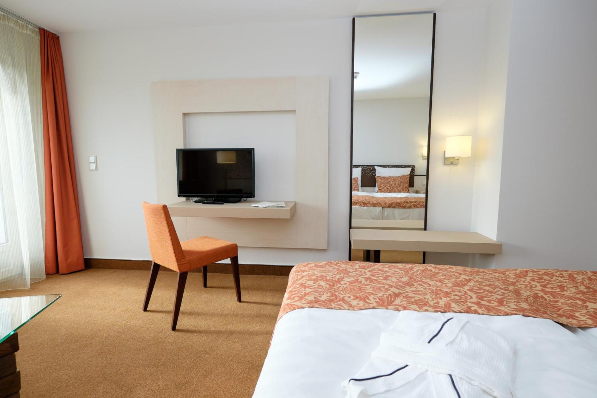 Hotel Baeren Titisee Room photo