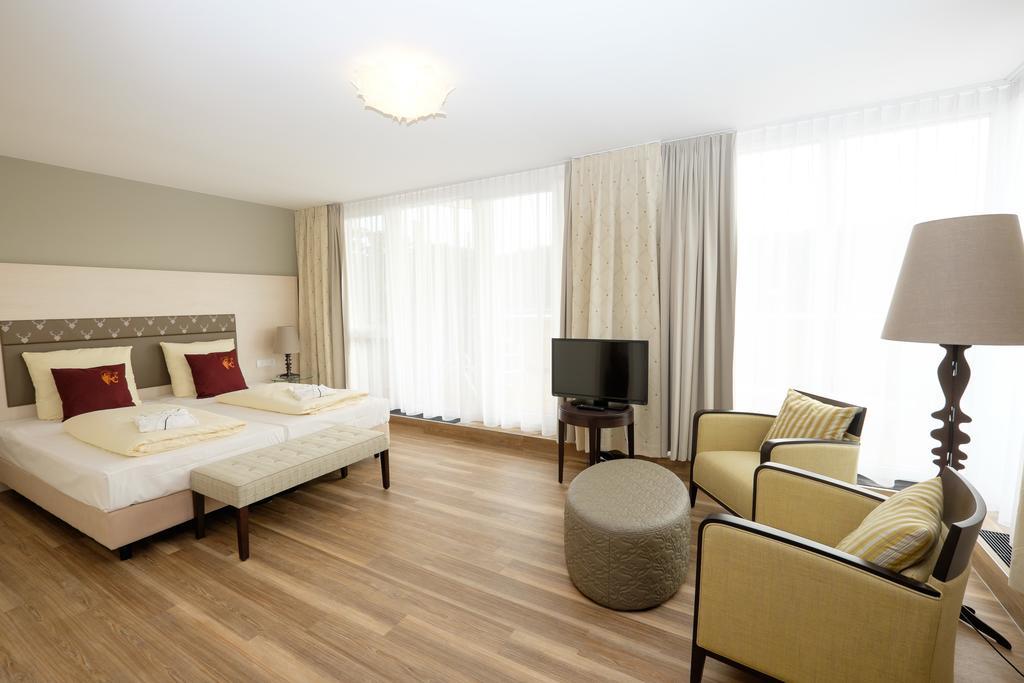 Hotel Baeren Titisee Exterior photo