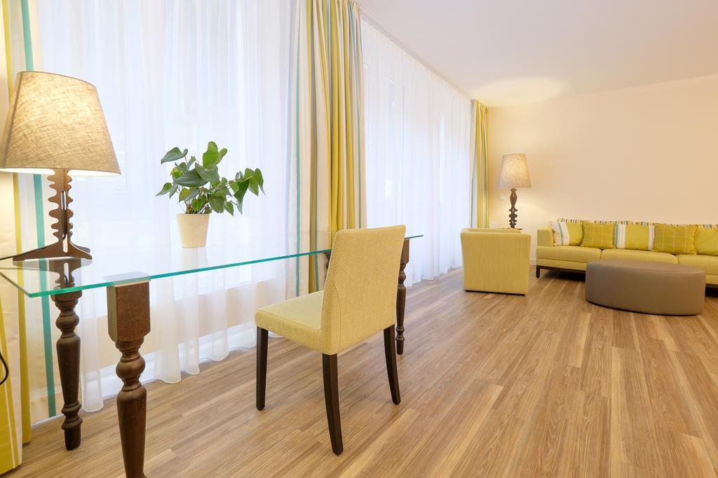 Hotel Baeren Titisee Exterior photo